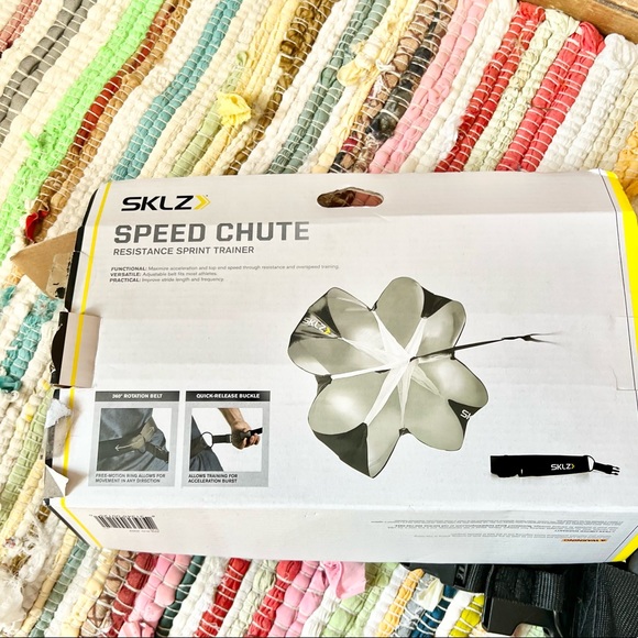 SKLZ Speed Chute Resistance Sprint Trainer - Picture 6 of 8